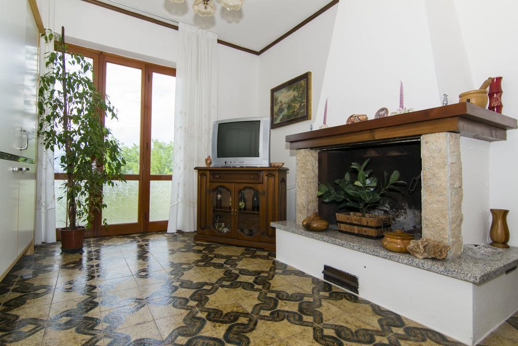 Ca' Rinaldi F Hotel Aulla Bagian luar foto